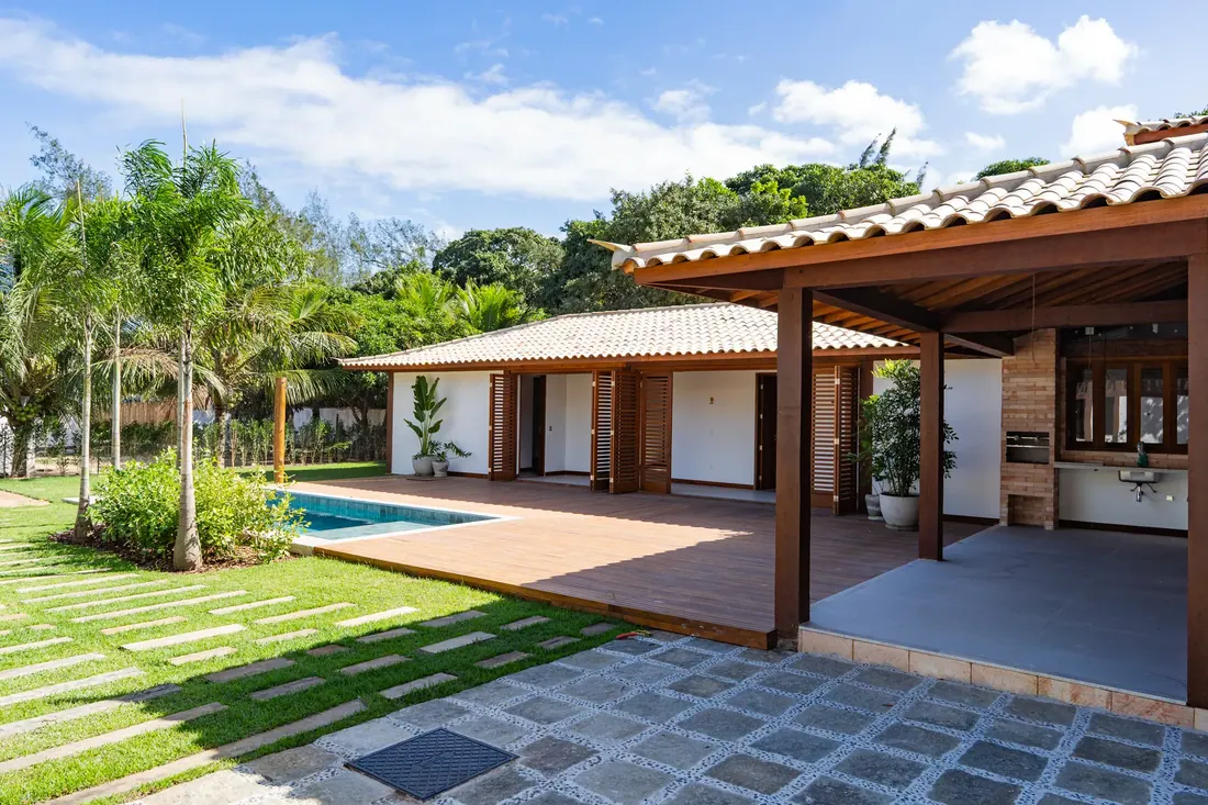Casa de Luxo a 80 m da Praia de Manguinhos