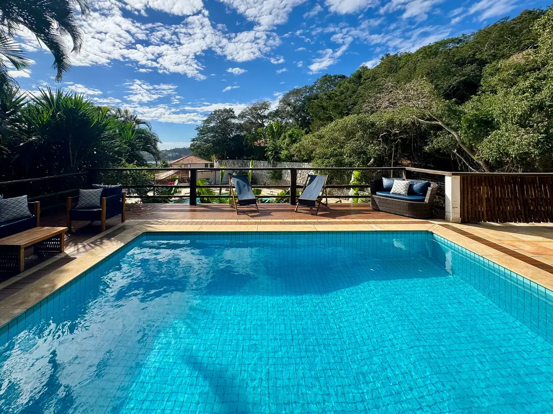 Casa com Piscina e Vista Mar na Ferradura